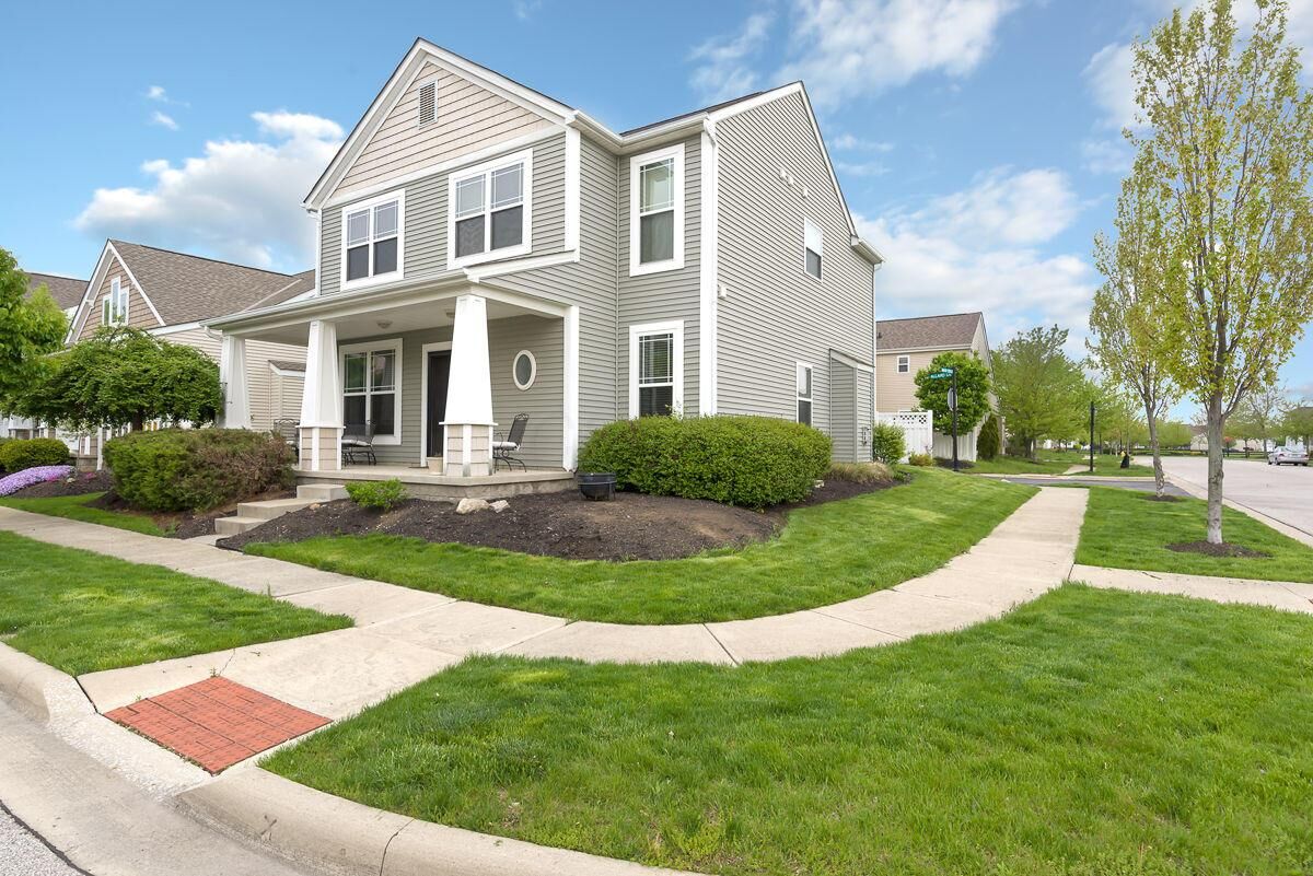 Property Photo:  4706 Snowy Meadow Drive  OH 43123