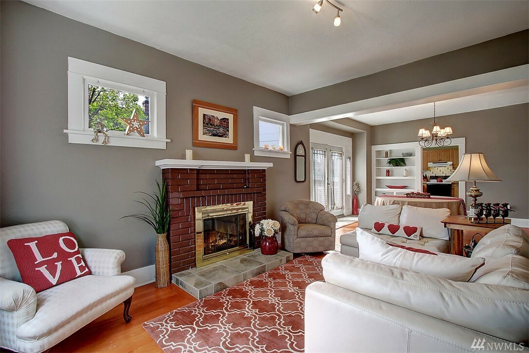 Property Photo:  1522 Colby Ave  WA 98201 