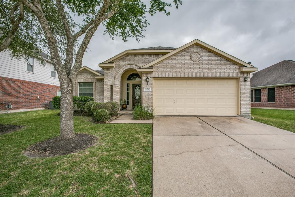 Property Photo: 2706 Lost Maples Drive TX 77584