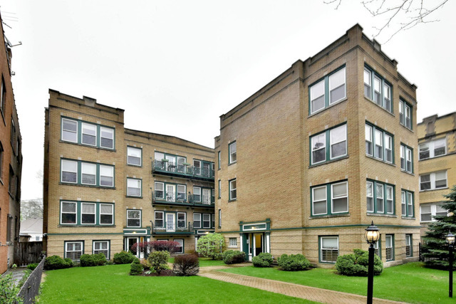 Property Photo: 4943 North St Louis Avenue 1N IL 60625