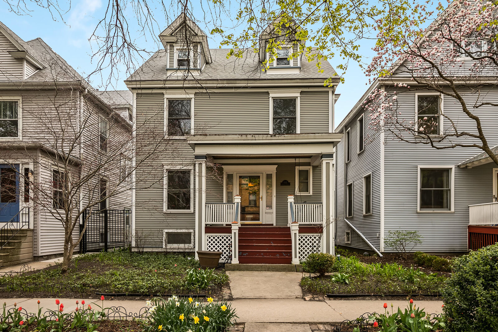 Property Photo: 1335 W Granville Avenue IL 60660