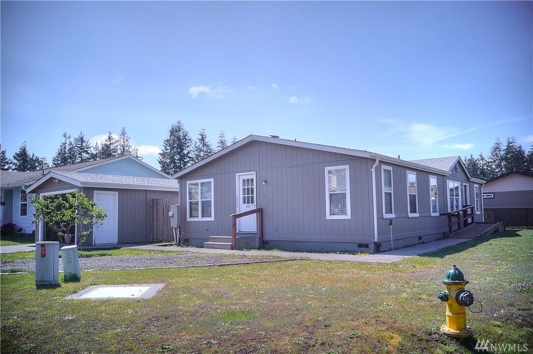 Property Photo:  103 Rosemary St  WA 98584 