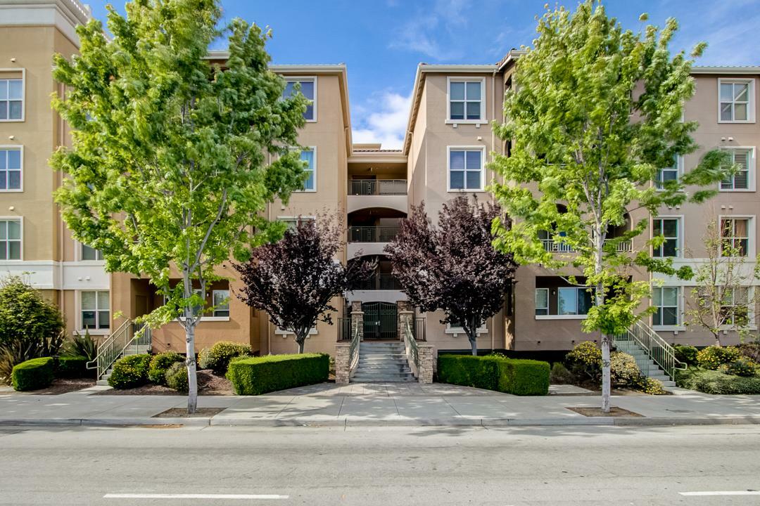 Property Photo: 1445 Fruitdale Avenue 325 CA 95128