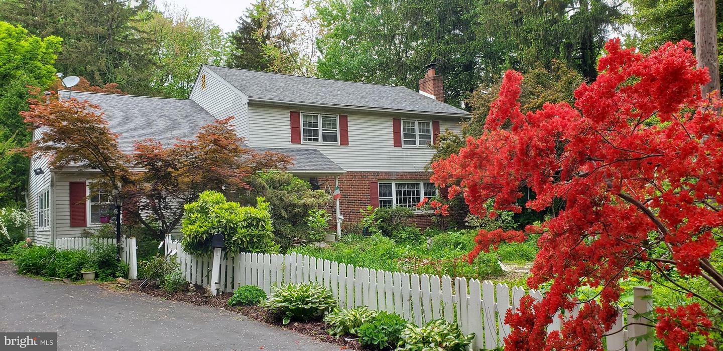 Property Photo: 318 Palmers Lane PA 19086