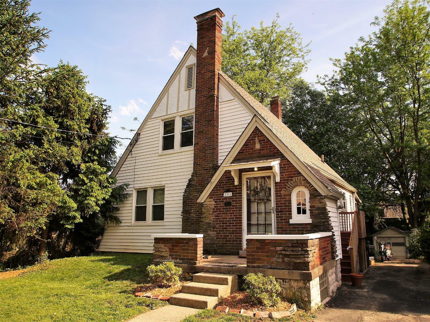 Property Photo: 711 Beechwood Avenue OH 45232