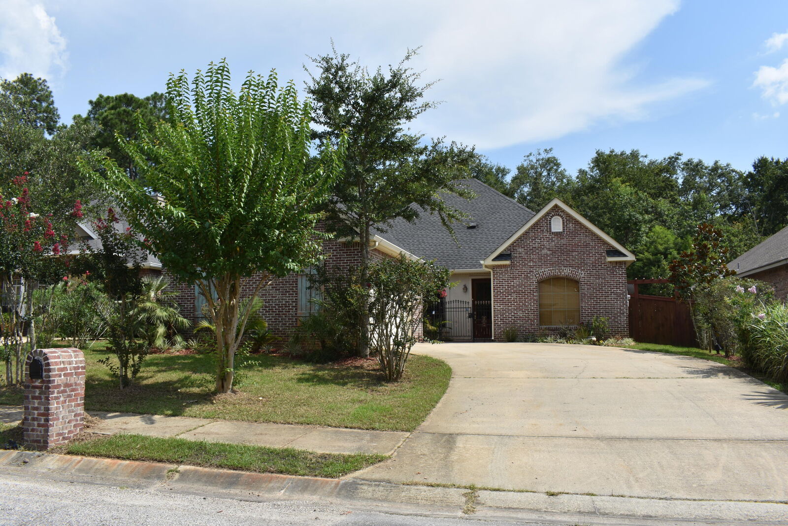 Property Photo: 11501 Briarstone Place MS 39503
