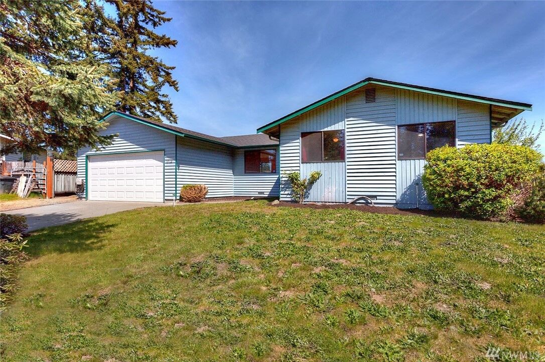 Property Photo: 1812 70th Place SE WA 98203
