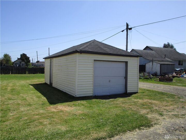 Property Photo:  1521 Bay Ave  WA 98520 