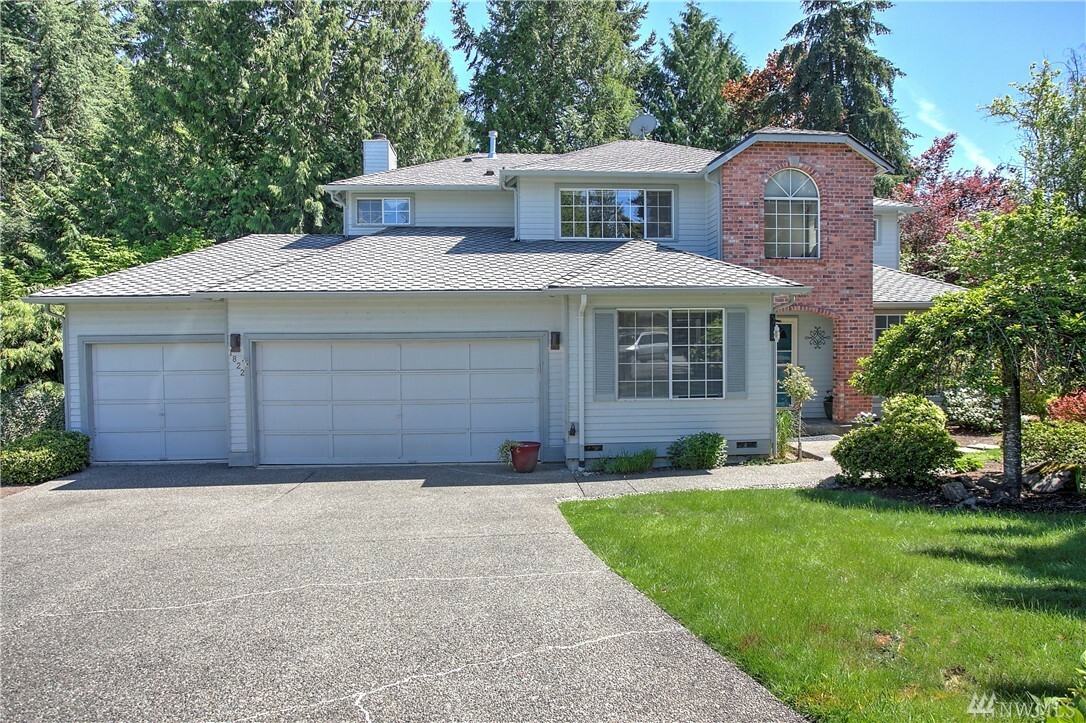 Property Photo:  1822 Ilwaco Ave NE  WA 98059 