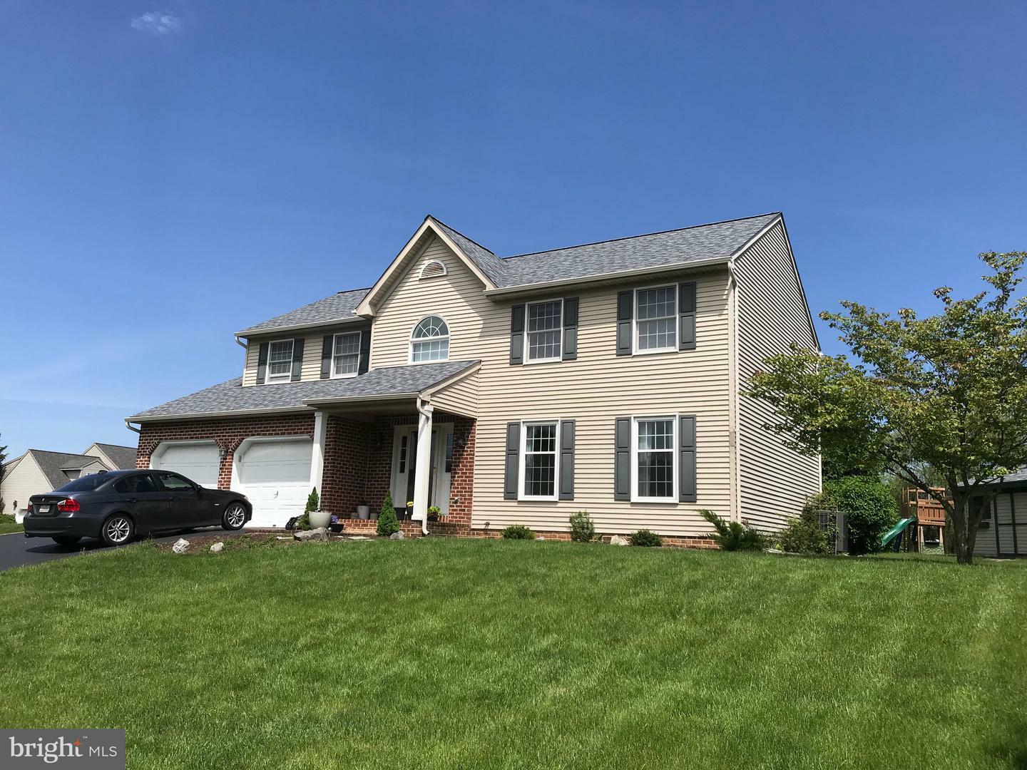 Property Photo: 394 Squire Lane PA 17543