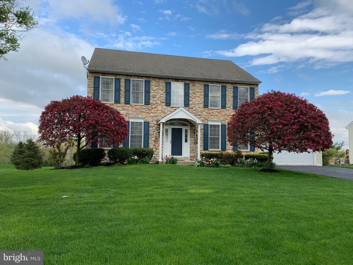 Property Photo:  5278 Windtree Drive  PA 18902 