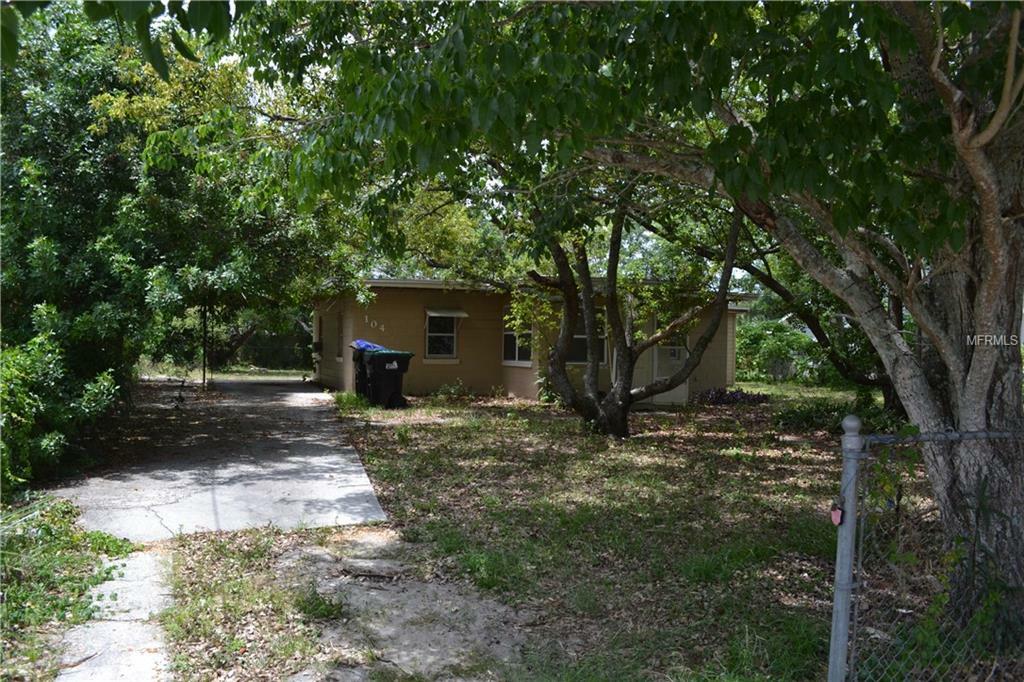 Property Photo:  104 N Lancelot Avenue  FL 32835 