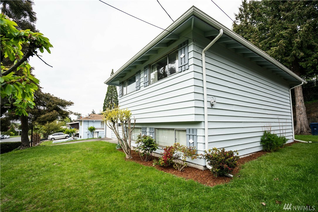 Property Photo:  10228 9th Ave S  WA 98168 