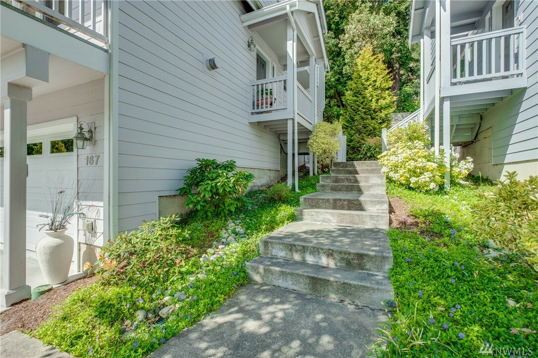 Property Photo:  167 N Lafayette Ave  WA 98312 