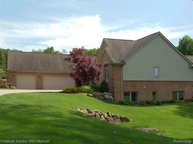 Property Photo:  6555 Arrowhead Court  MI 48350 