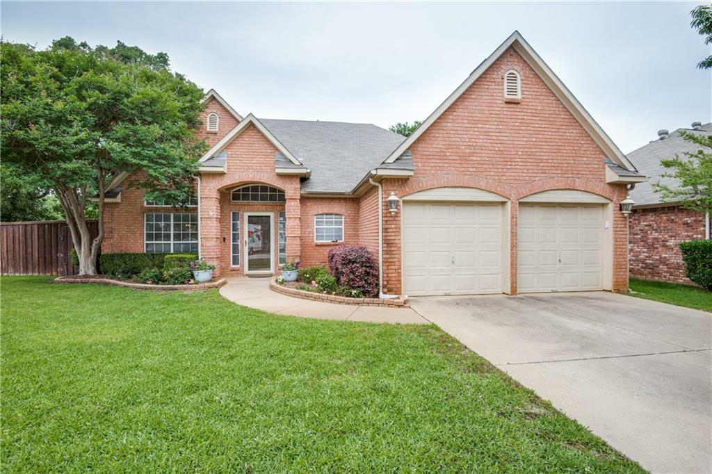 Property Photo: 2205 Greendale Court TX 76022