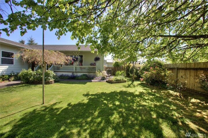 Property Photo:  422 S Forrest St  WA 98595 