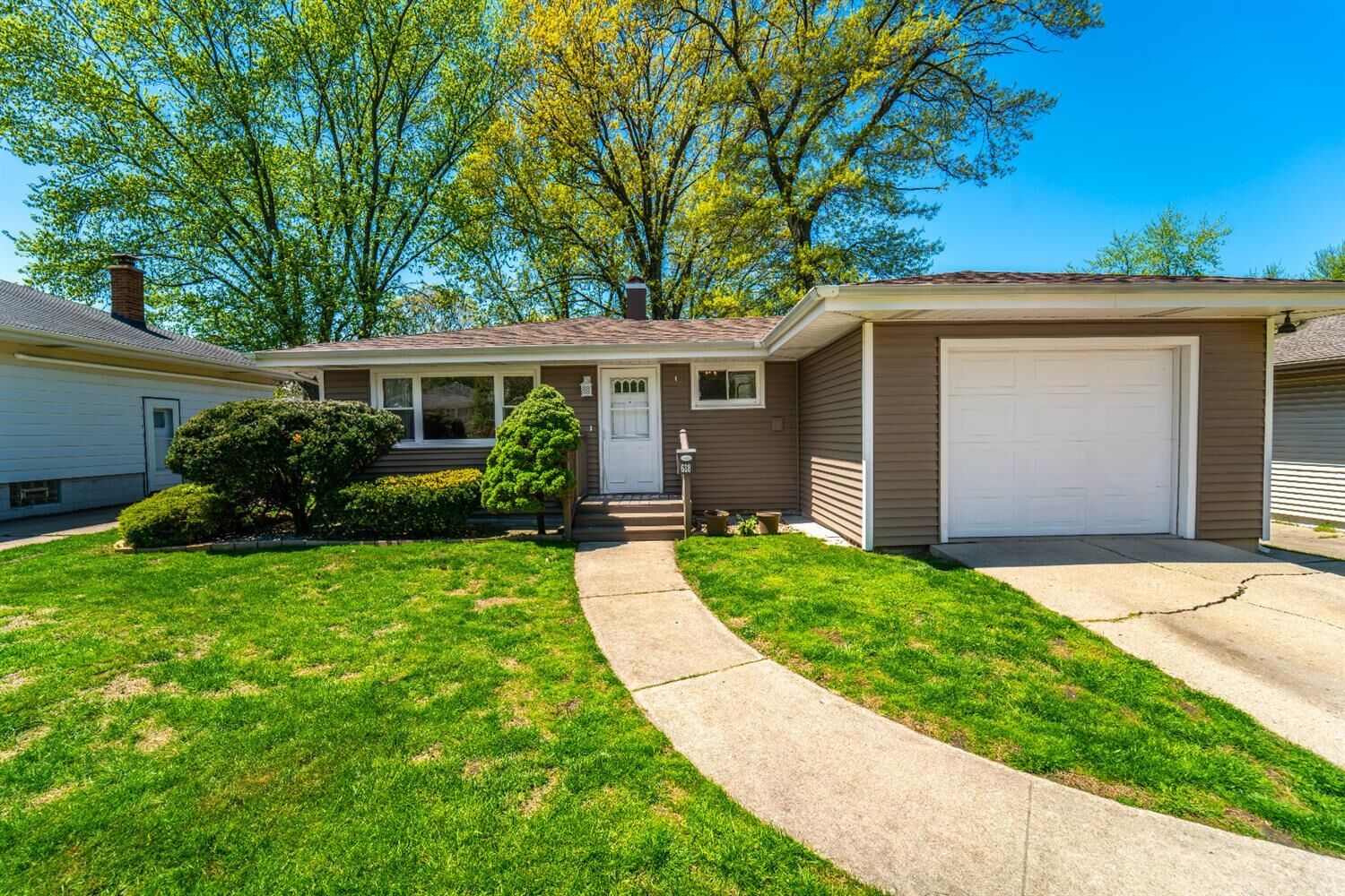 Property Photo:  618 N Glenwood Street  IN 46319 