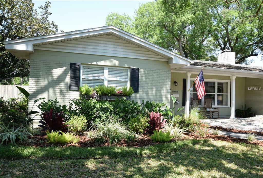 Property Photo: 10316 Lake Carroll Way FL 33618