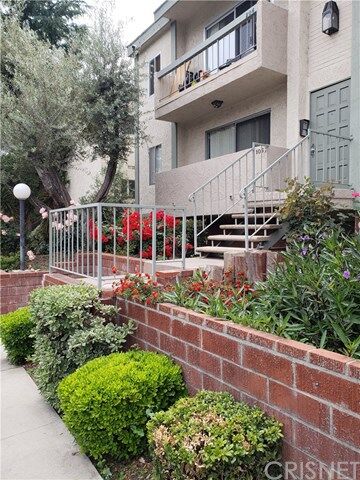 5055 Coldwater Canyon Avenue 206  Sherman Oaks CA 91423 photo