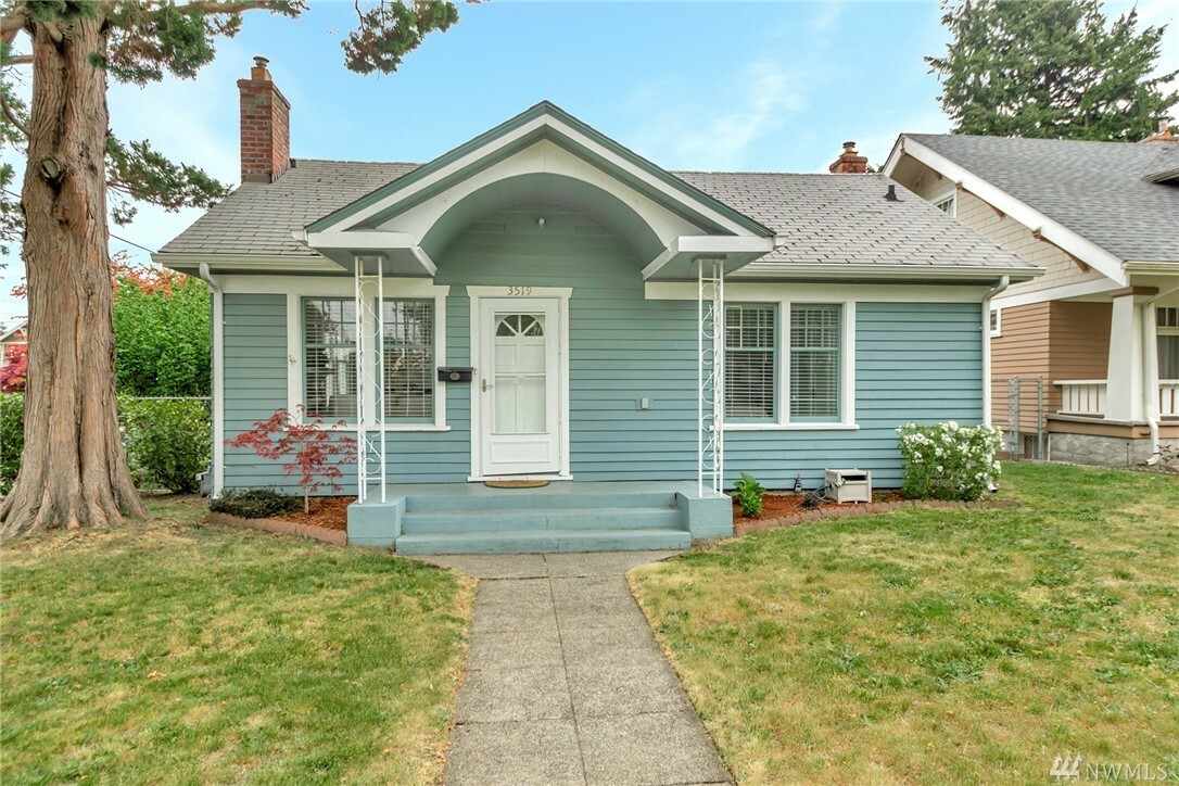 Property Photo:  3519 N Mullen St  WA 98407 