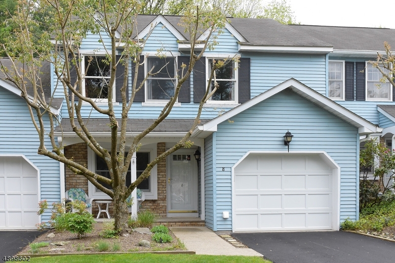 Property Photo:  8 Carriage Ln  NJ 07871 