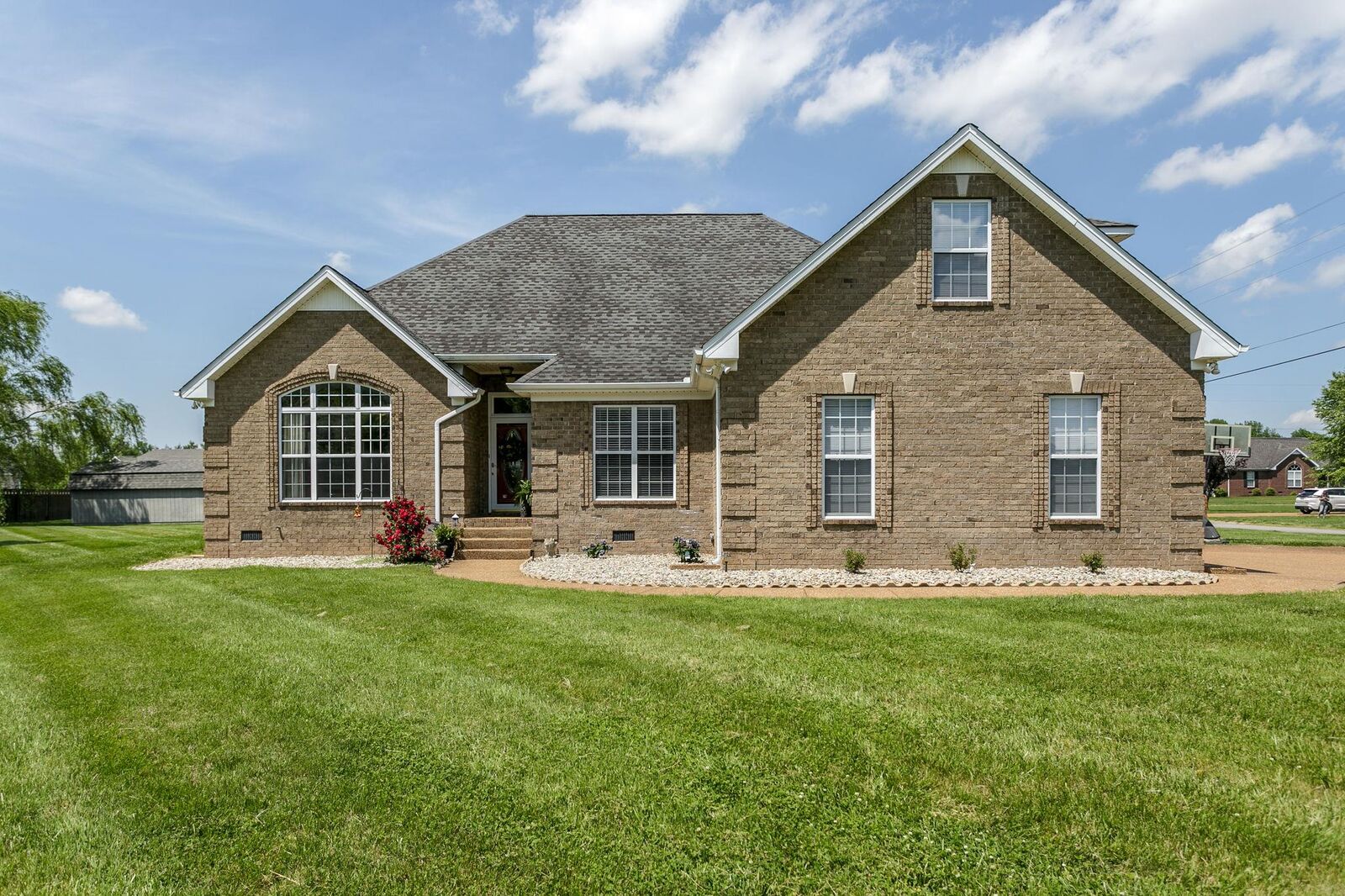 Property Photo:  403 Lyon Dr  TN 37148 