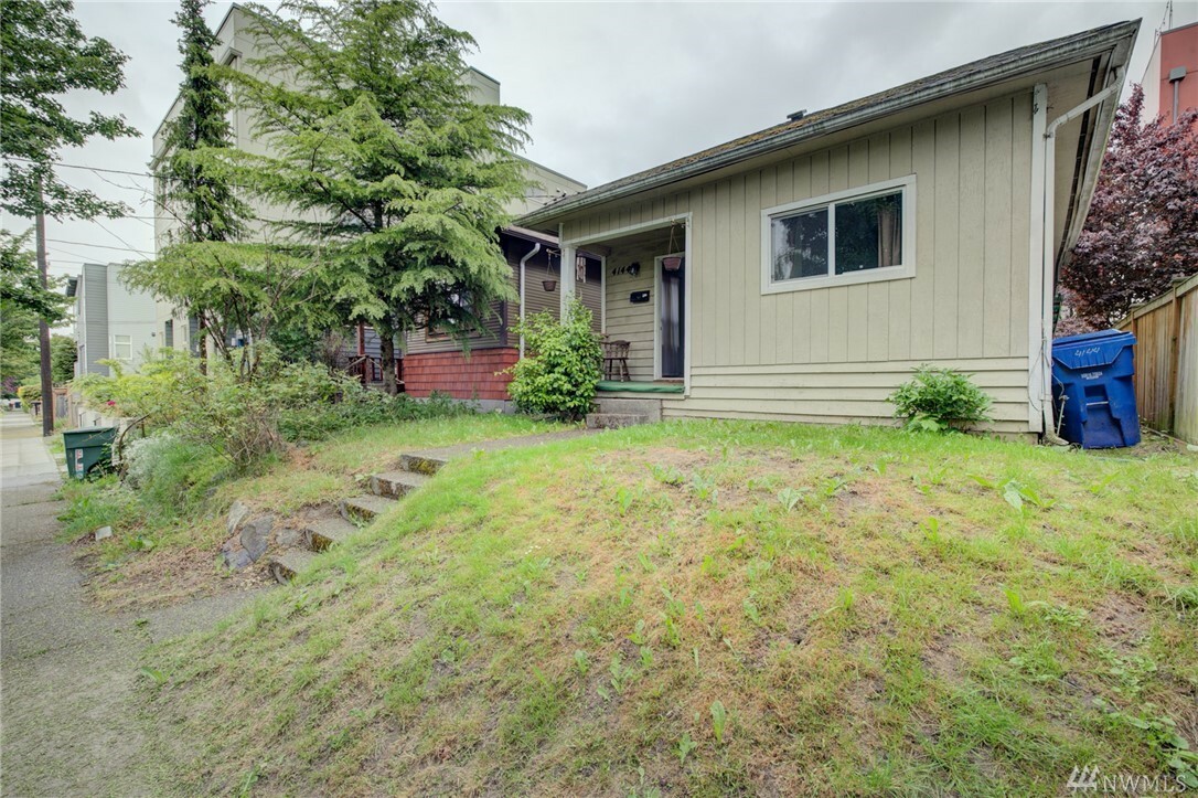 Property Photo:  4144 25th Ave SW  WA 98106 