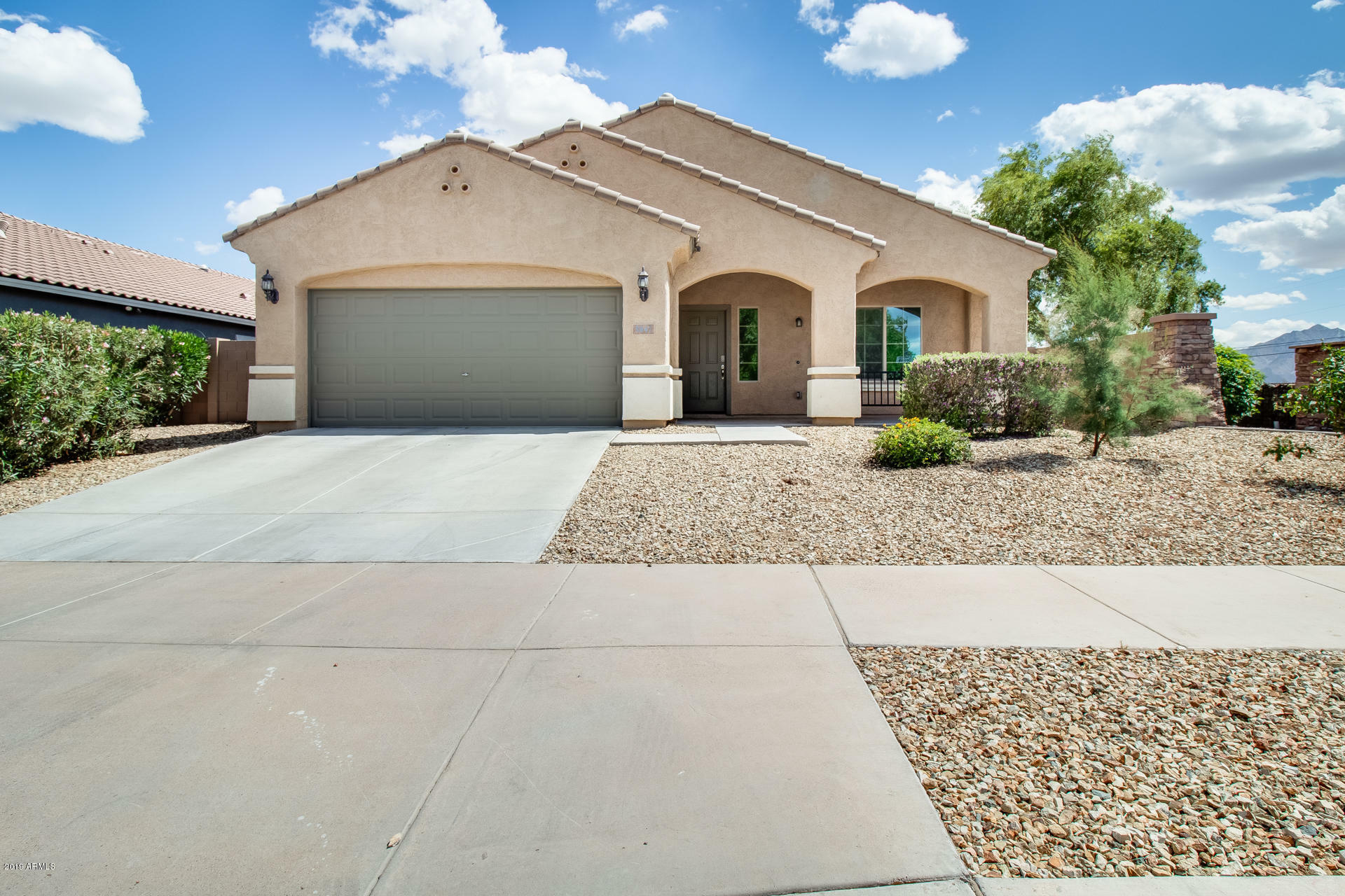 Property Photo: 5847 W Desert Drive AZ 85339