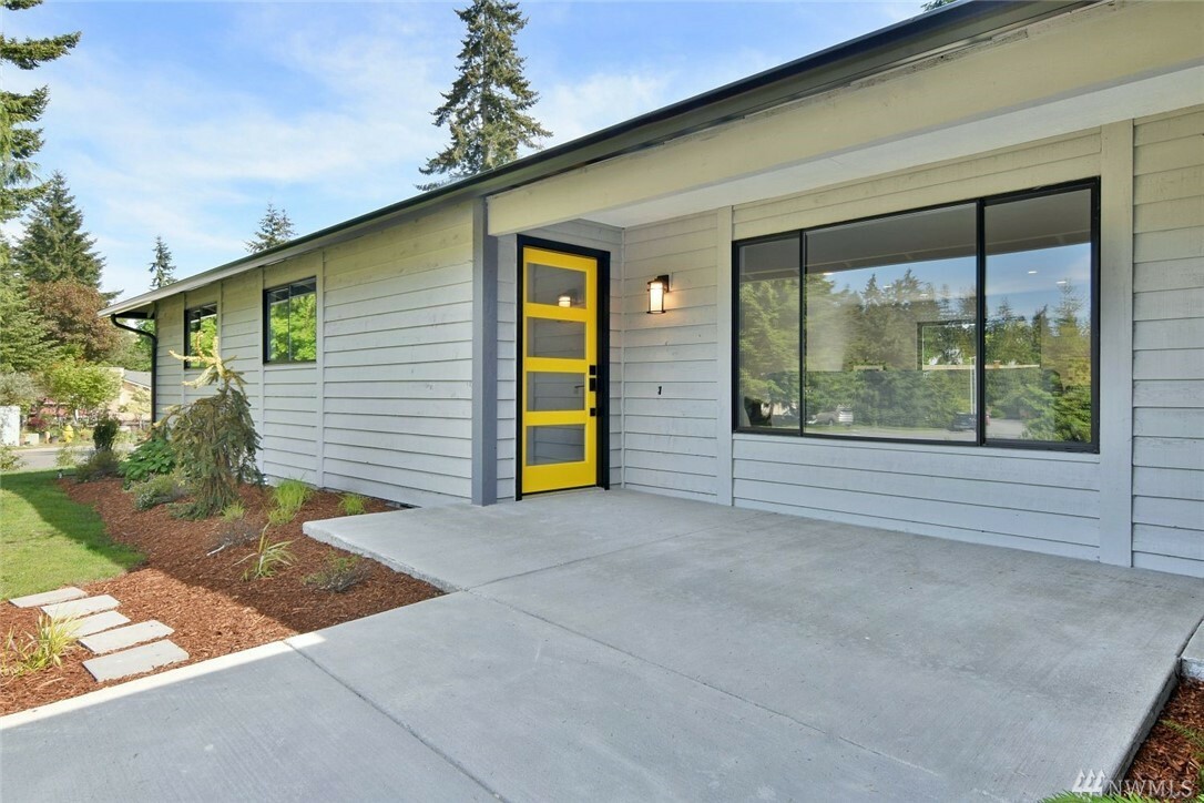 Property Photo:  4826 101st Place SW  WA 98275 