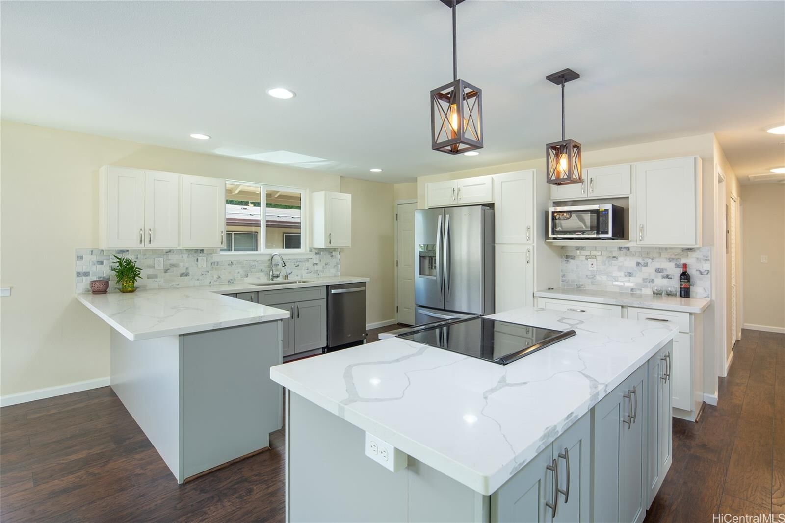 Property Photo:  2942 Holua Way  HI 96819 