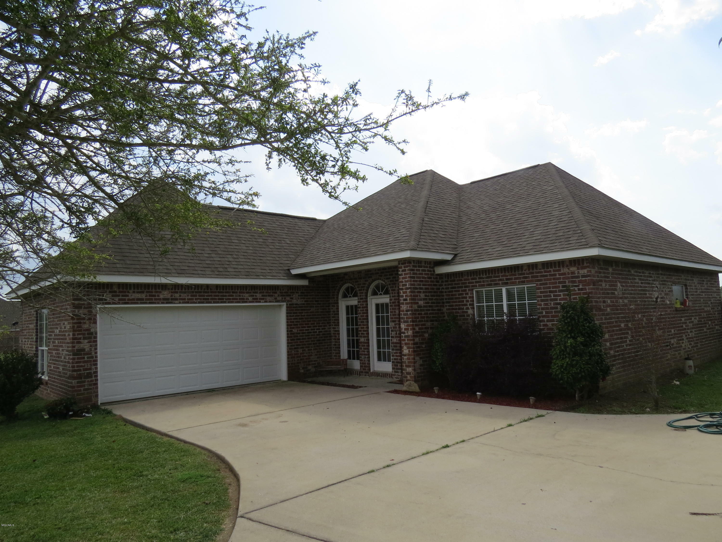 Property Photo: 93 Hunters Trace MS 39466