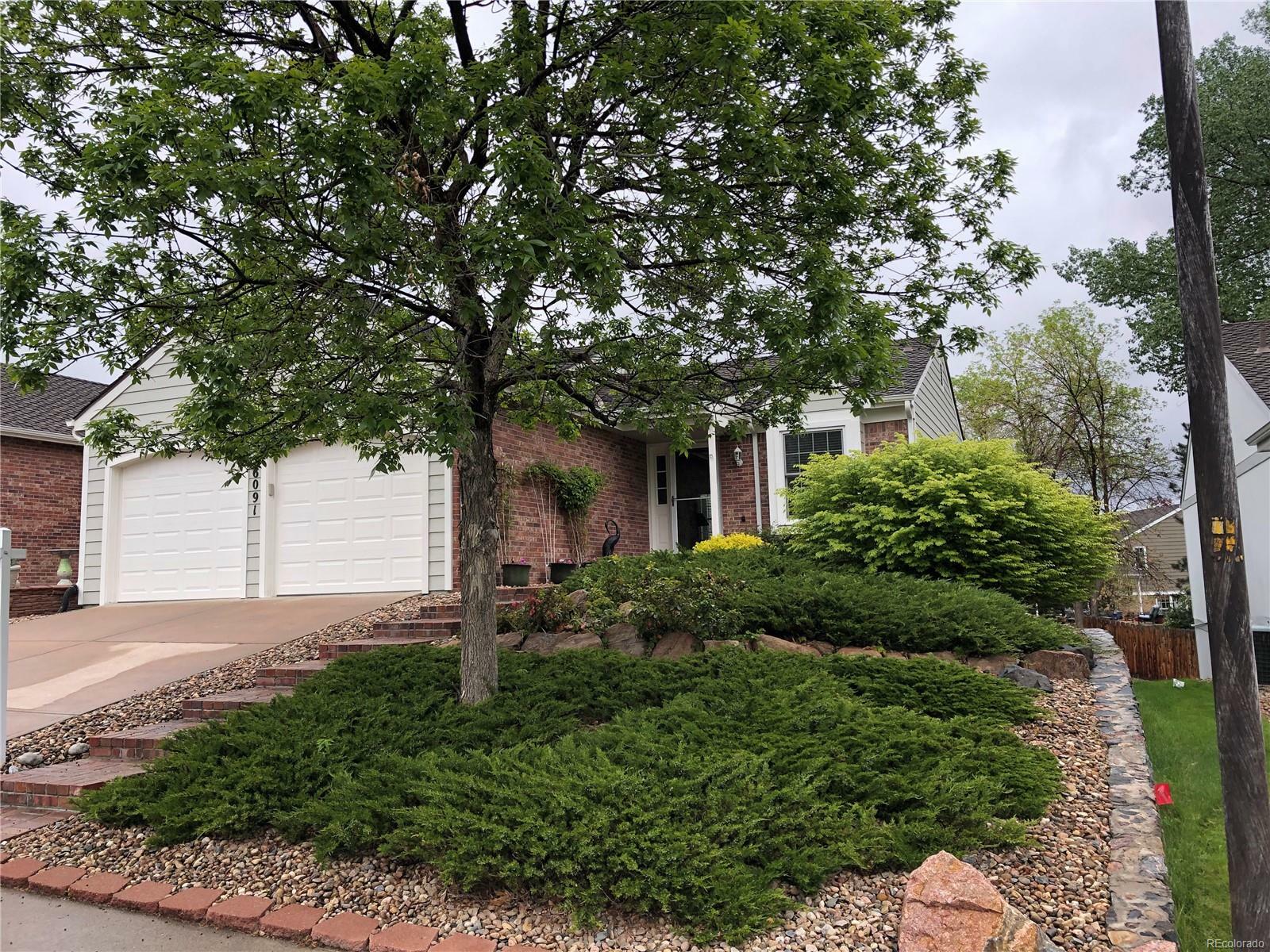Property Photo: 6091 E Hinsdale Avenue CO 80112