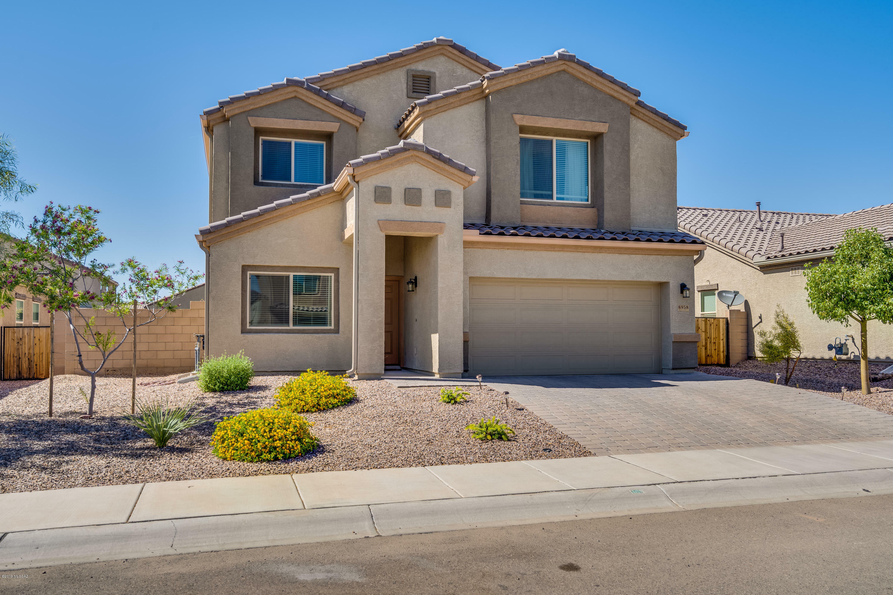 Property Photo:  8958 W Twin Springs Drive  AZ 85653 