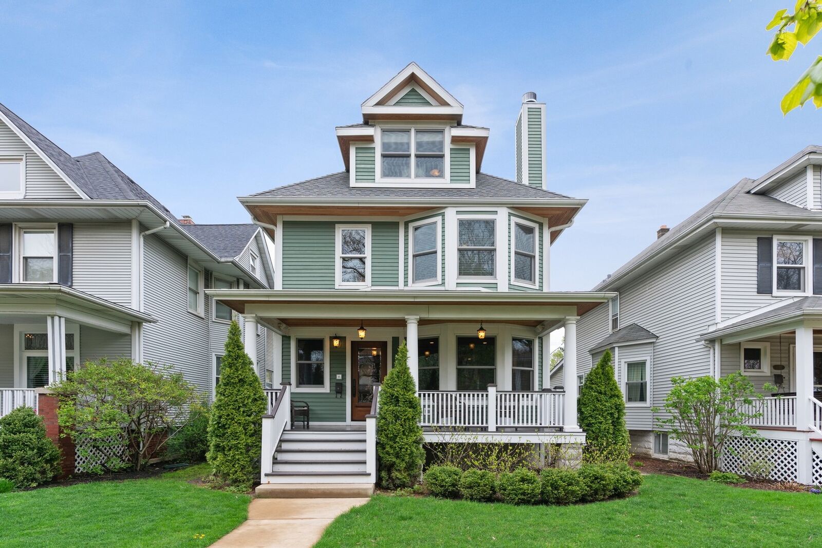 Property Photo: 3721 North Lowell Avenue IL 60641