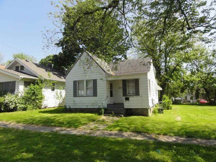 812 W Macqueen  Peoria IL 61604 photo
