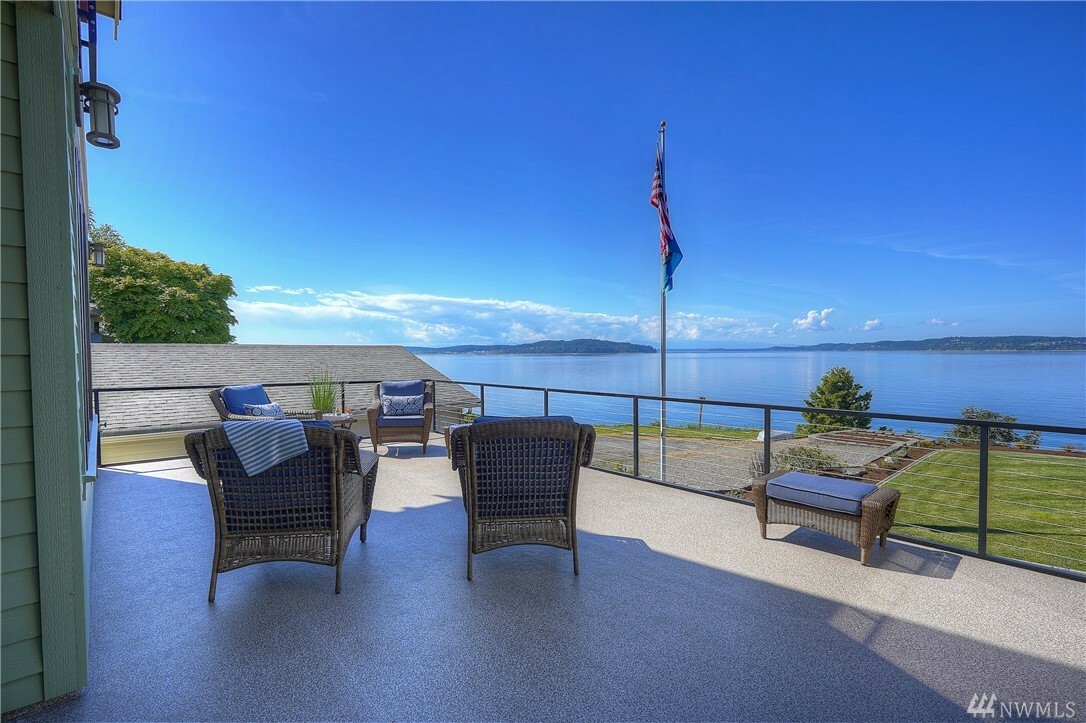 Property Photo: 110 7th St WA 98388