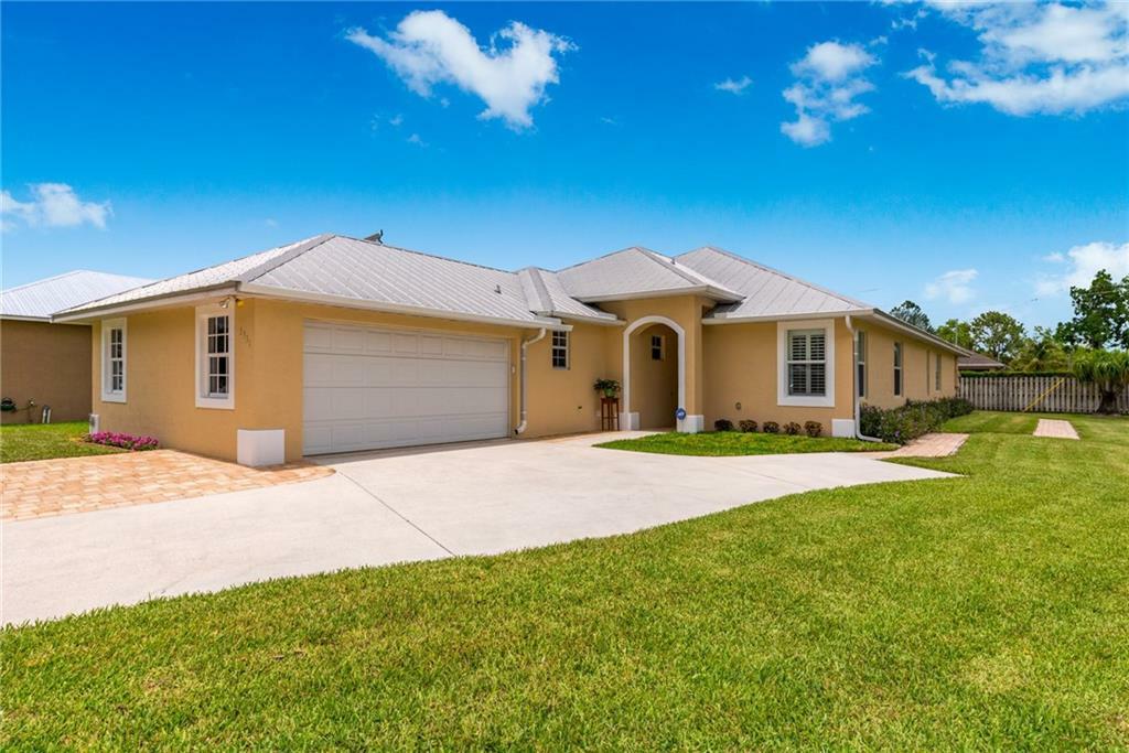 Property Photo:  5331 SE Celestial Circle  FL 34997 