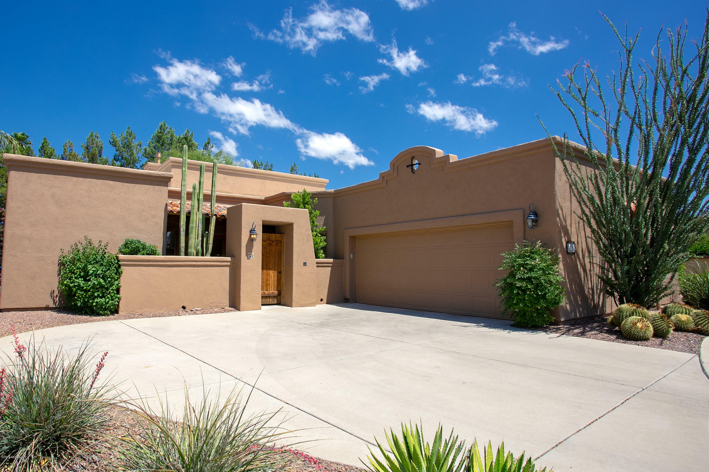 Property Photo: 3752 N Placita Vergel AZ 85719