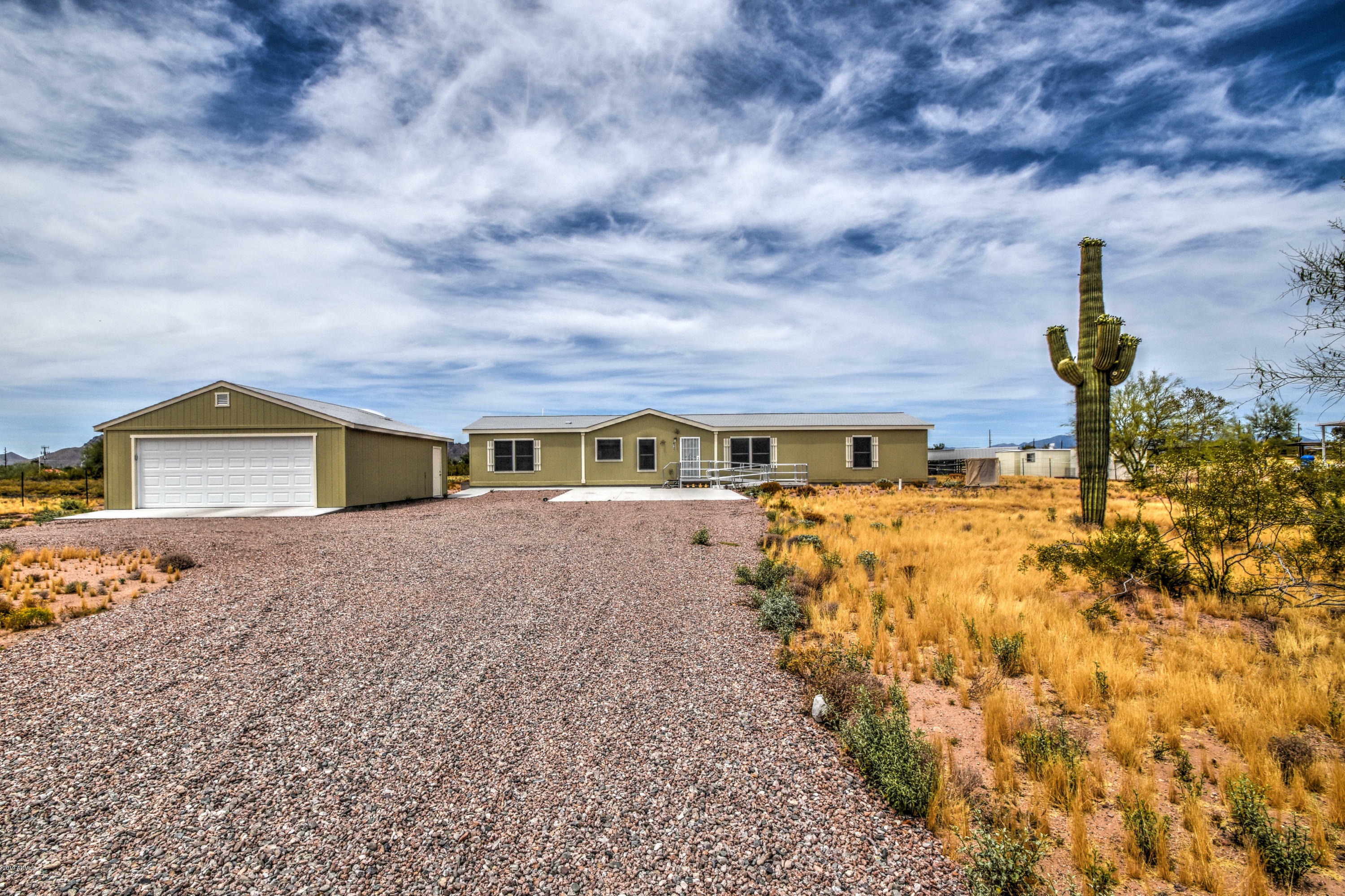 Property Photo:  612 E Scenic Street  AZ 85119 