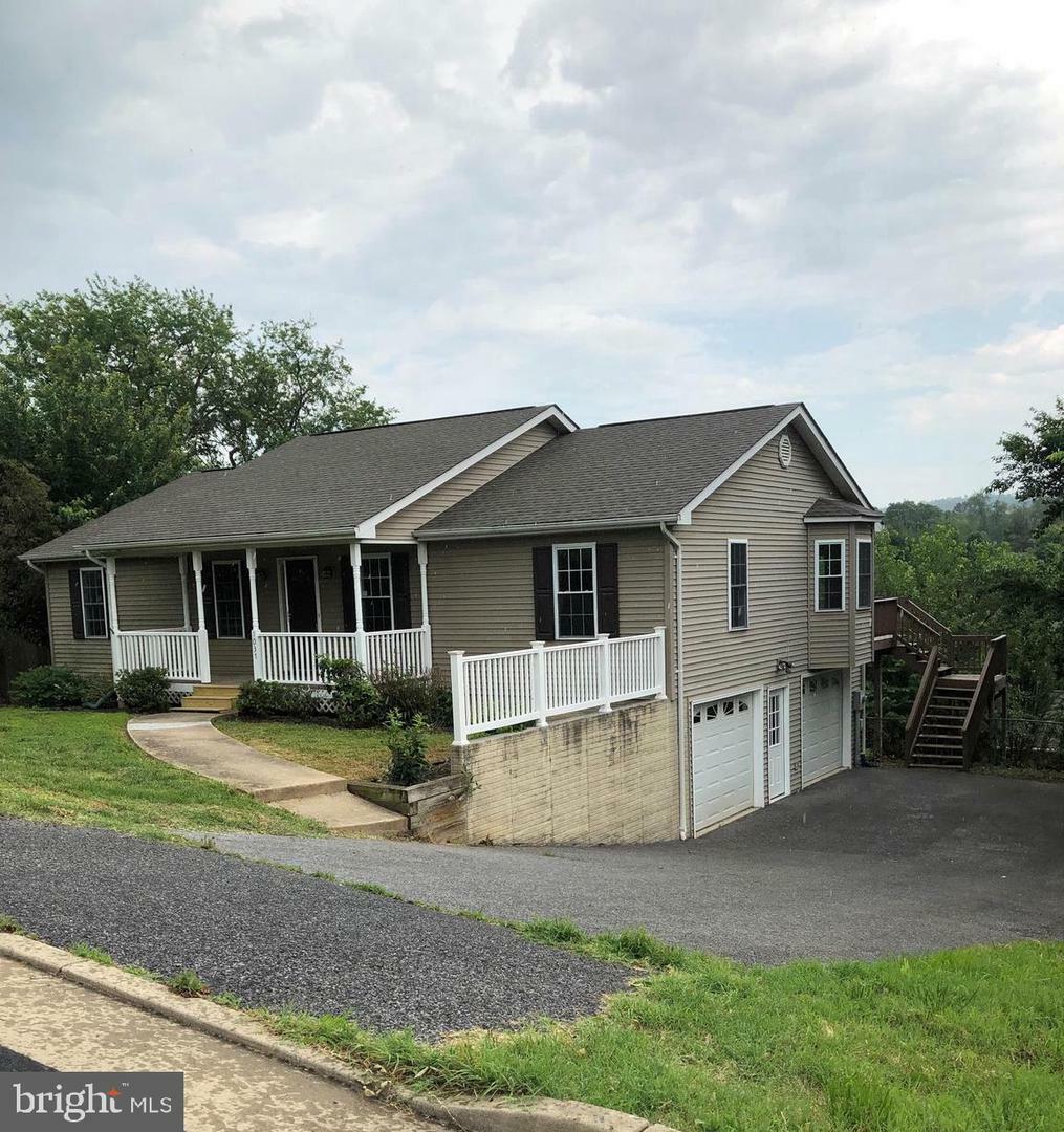 Property Photo:  1037 Wine Street  VA 22630 