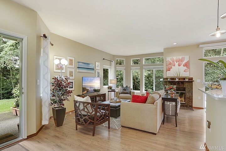 Property Photo:  12547 NE 7th Place  WA 98005 