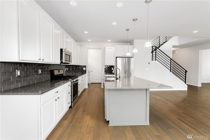 Property Photo:  4410 Campus Dr NE  WA 98516 