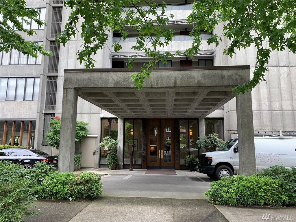 Property Photo:  601 Belmont Ave E F4  WA 98102 