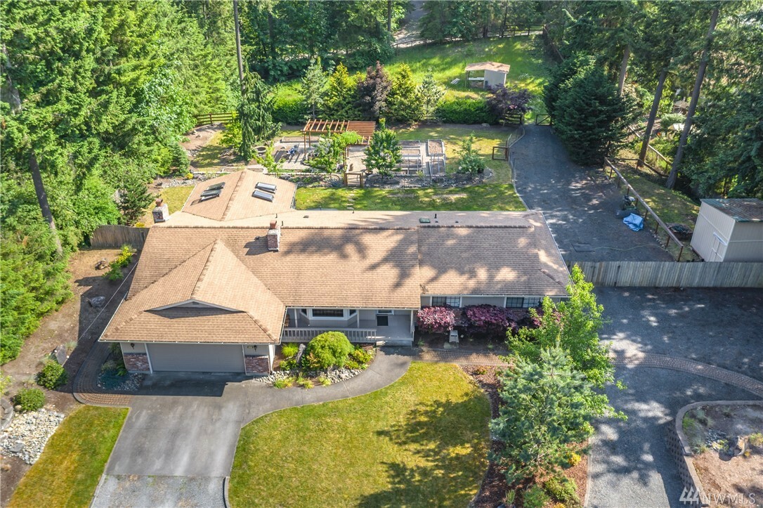 Property Photo: 6908 254th St E WA 98338