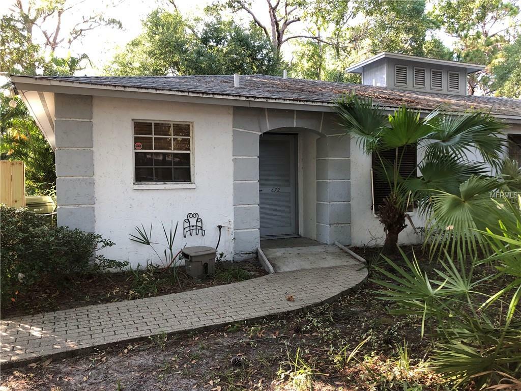 Property Photo:  672 N Jefferson Avenue 1  FL 34237 