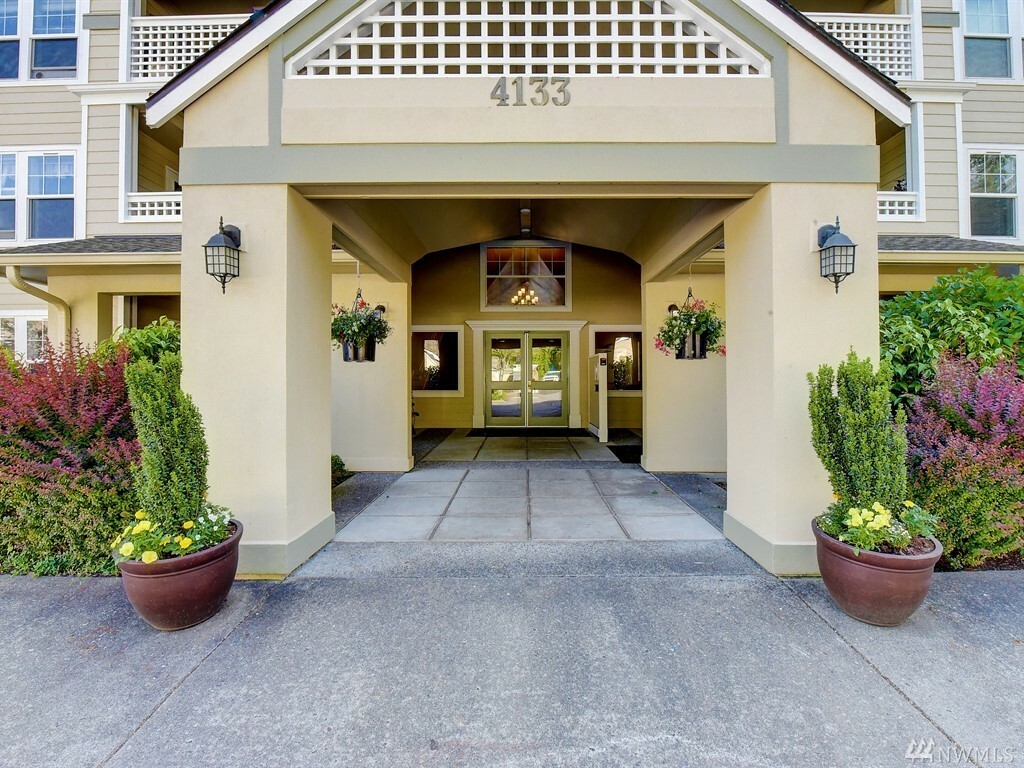 Property Photo: 4133 224th Lane SE 111 WA 98029