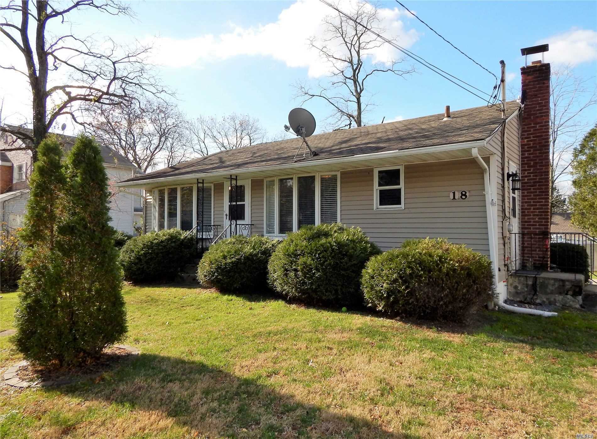 Property Photo:  18 Dogwood Road  NY 11778 