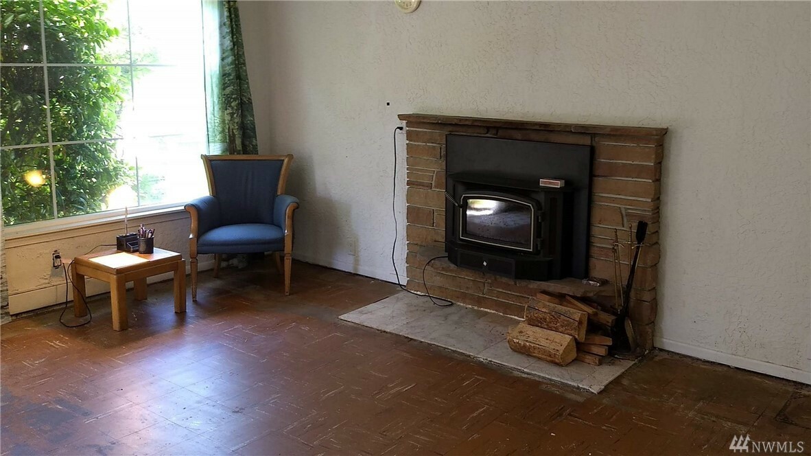 Property Photo: 12600 8th Ave NE WA 98125