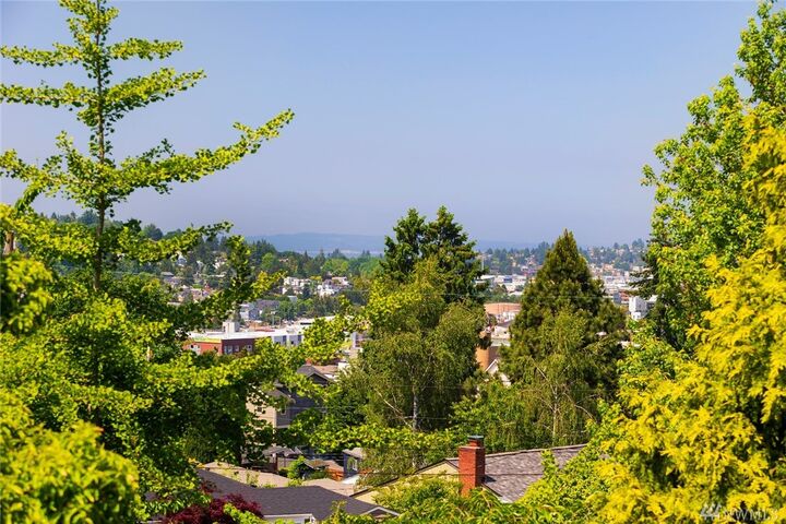 1208 W Bothwell St  Seattle WA 98119 photo